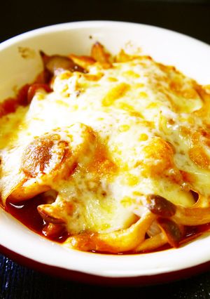 鶏胸肉しめじ玉ねぎケチャソースチーズ焼き-レシピのメイン写真