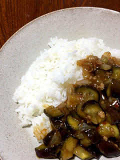 麻婆豆腐の素使用、麻婆なす丼-レシピのメイン写真