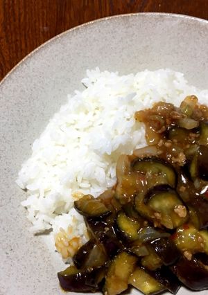 麻婆豆腐の素使用、麻婆なす丼-レシピのメイン写真