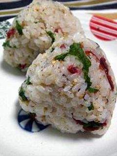 梅大葉胡麻おにぎり★-レシピのメイン写真