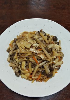 炒め煮(タケノコ、シメジ)-レシピのメイン写真