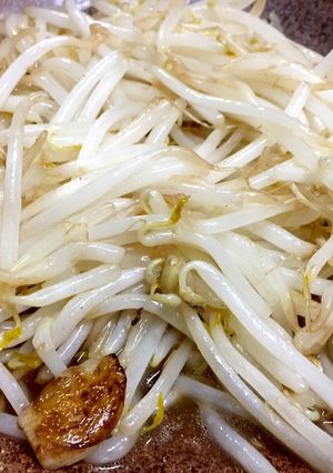 簡単、絶品、お店の味のもやしだけ炒め-レシピのメイン写真