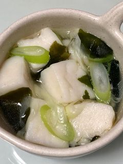 はんぺんとねぎとわかめのごま油香るスープ-レシピのメイン写真