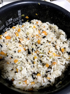離乳食後期〜 野菜いっぱい炊き込みご飯-レシピのメイン写真