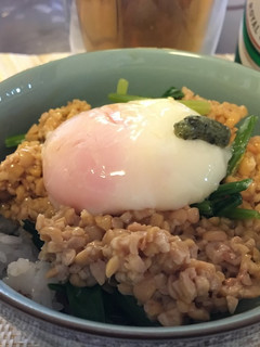 ポン酢でひきわり納豆とほうれん草の温玉丼-レシピのメイン写真