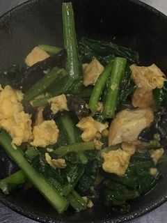 小松菜とキクラゲと炒り卵の沙茶醤炒め-レシピのメイン写真