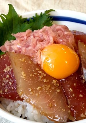 簡単♪刺身の漬け丼(胡麻醤油が決めて♪)-レシピのメイン写真