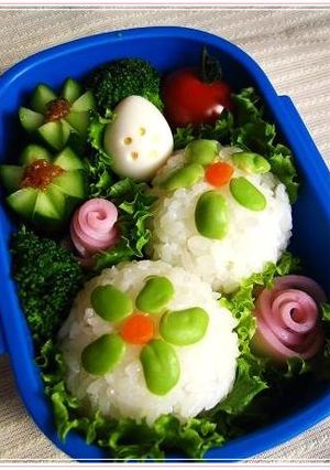 キャラ弁♪ガチャガチャケースでお花♪-レシピのメイン写真