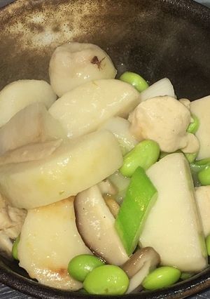 鶏肉と里芋と枝豆の柚子胡椒煮-レシピのメイン写真