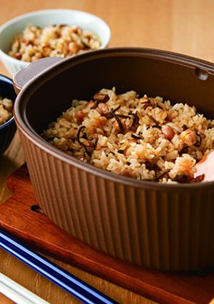 ANFI土鍋♪大豆と塩昆布の炊き込みご飯-レシピのメイン写真