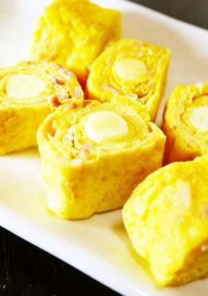 朝食&お弁当に♪チーズ巻きベーコン卵焼き-レシピのメイン写真