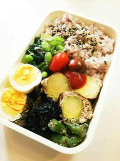 お弁当(4/25)芽キャベツハンバーグ-レシピのメイン写真