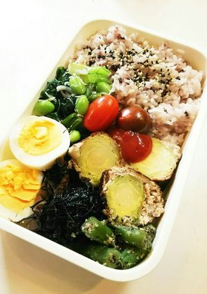 お弁当(4/25)芽キャベツハンバーグ-レシピのメイン写真