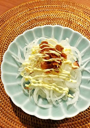 オニオンスライスの梅干しマヨネーズかけ-レシピのメイン写真