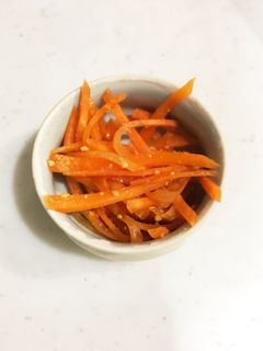 麺つゆで簡単!人参胡麻和え-レシピのメイン写真