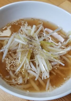 味噌ラーメン？モヤシで節約おかずスープ-レシピのメイン写真