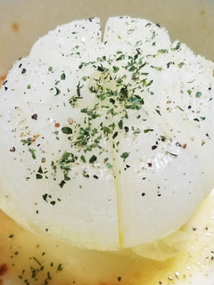 旬!新玉ねぎのレンジ蒸し 味覇&バター-レシピのメイン写真