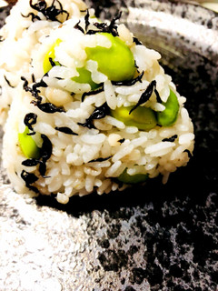 ひじきと枝豆のもち麦おにぎり-レシピのメイン写真