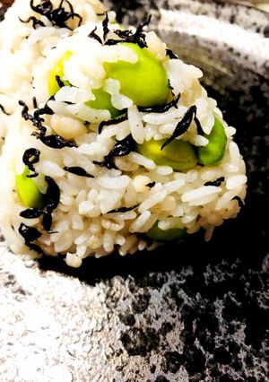 ひじきと枝豆のもち麦おにぎり-レシピのメイン写真