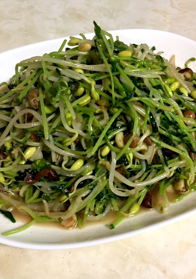 豆苗と豆もやしの中華炒め-レシピのメイン写真