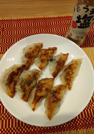 タレをつけなくても美味しい焼き餃子-レシピのメイン写真