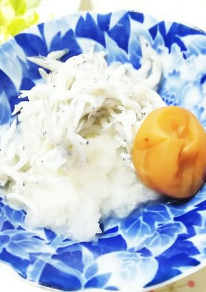紅白合戦☆しらすおろしに梅-レシピのメイン写真