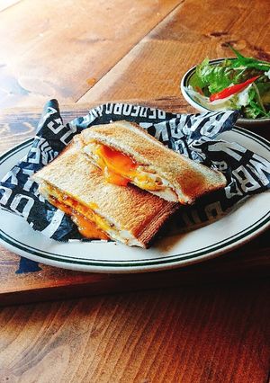 サクとろ♥️チーズカレーホットサンド♪-レシピのメイン写真