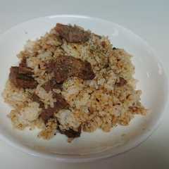 รูปของ 安いお肉で☆ステーキピラフ
