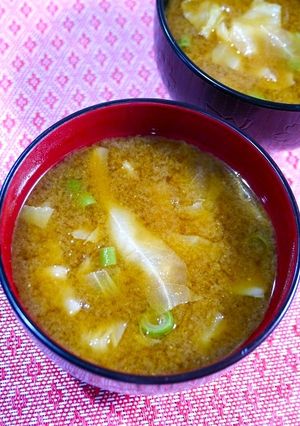 簡単！キャベツのお味噌汁☆回鍋肉風味汁-レシピのメイン写真