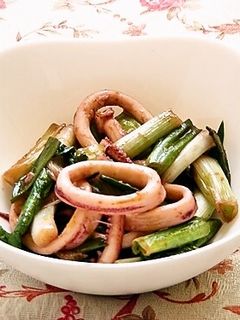 うま塩ドレッシングで*いかネギ塩炒め-レシピのメイン写真