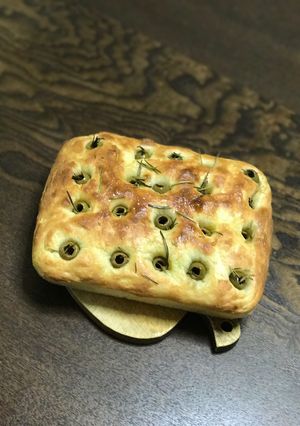 オリーブとローズマリーのフォカッチャ-レシピのメイン写真