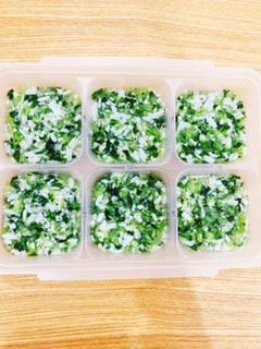 離乳食中期☆小松菜としらすの出汁煮-レシピのメイン写真