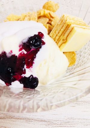 バニラアイスのブルーベリーホイップがけ♡-レシピのメイン写真