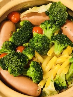 フランクフルトの寄せ鍋風コンソメスープ煮-レシピのメイン写真