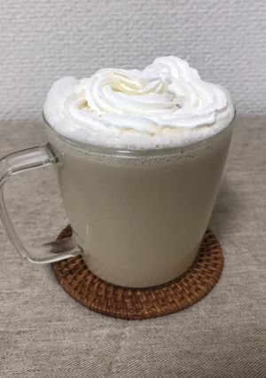 カフェ気分♪カフェラテwithホイップ-レシピのメイン写真