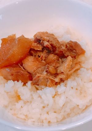 余った甘辛手羽元で、ガーリックライス丼！-レシピのメイン写真
