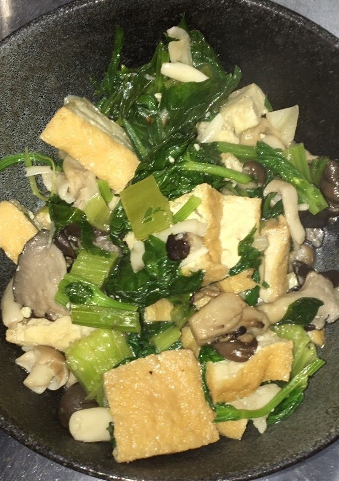 セロリと厚揚げとしめじのアンチョビ炒め-レシピのメイン写真