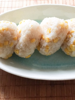 みんな大好き☆トウモロコシご飯@おむすび-レシピのメイン写真