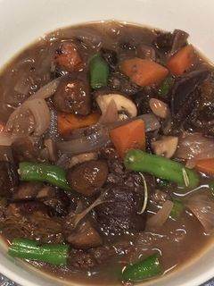 牛すじ肉とプルーンの赤ワイン煮-レシピのメイン写真