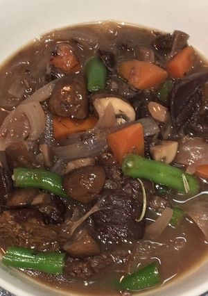 牛すじ肉とプルーンの赤ワイン煮-レシピのメイン写真