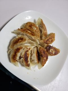 タケノコと白菜と豚ひき肉の焼き餃子-レシピのメイン写真