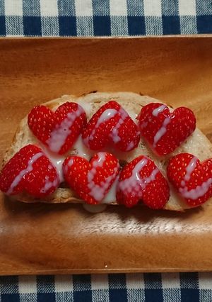 いちごみるくトースト♥️-レシピのメイン写真