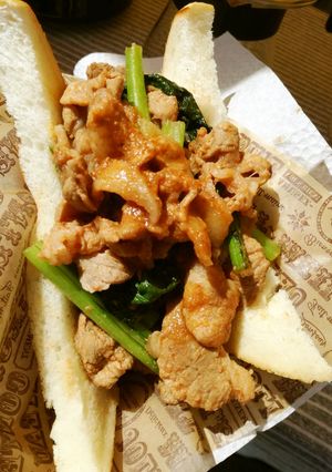 トマト甘糀と豚肉の肉盛りホットサンド-レシピのメイン写真