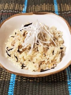ひじき煮とツナ缶の炊き込みご飯-レシピのメイン写真