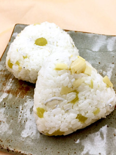 春の季節のおにぎり-レシピのメイン写真
