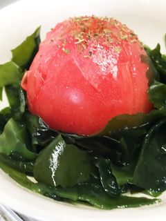 簡単、トマトわかめサラダ-レシピのメイン写真