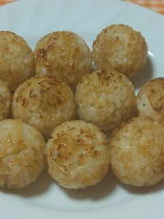 たこ焼き器で焼きおにぎり-レシピのメイン写真