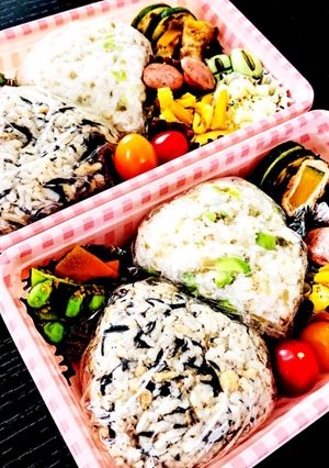 空豆と搾菜& ひじきサーディンのおむすび-レシピのメイン写真
