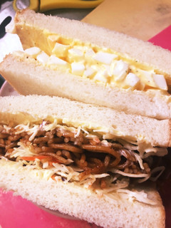 たまごサンドと焼きそばサンド-レシピのメイン写真