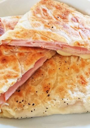 餃子の皮でもちもちブリトーもどき-レシピのメイン写真